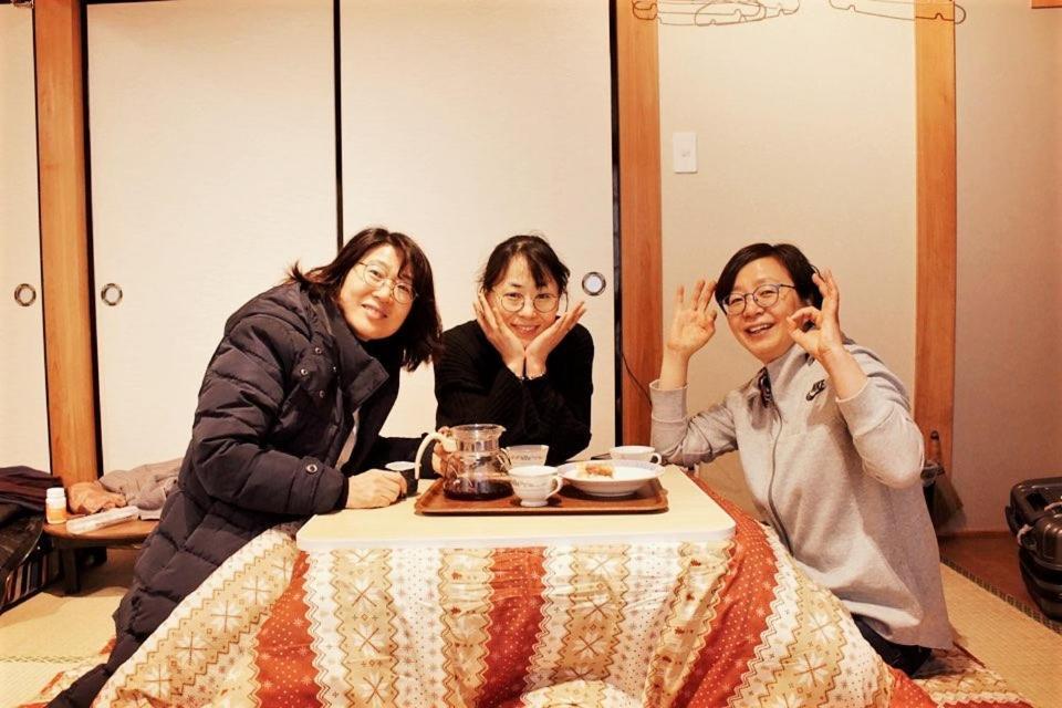 Tsushima White House Bed & Breakfast ภายนอก รูปภาพ