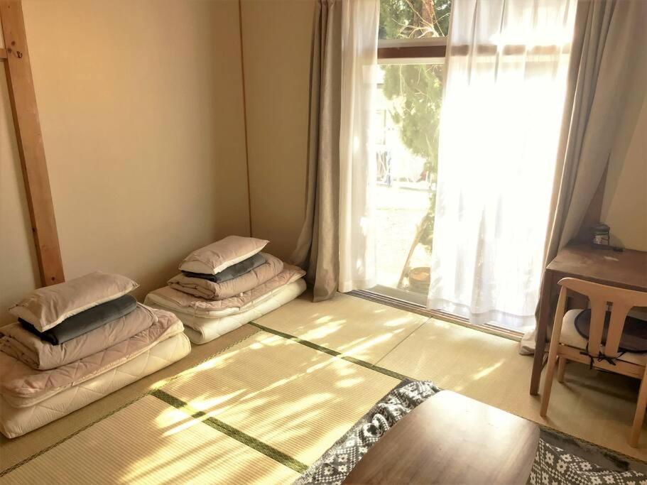 Tsushima White House Bed & Breakfast ภายนอก รูปภาพ