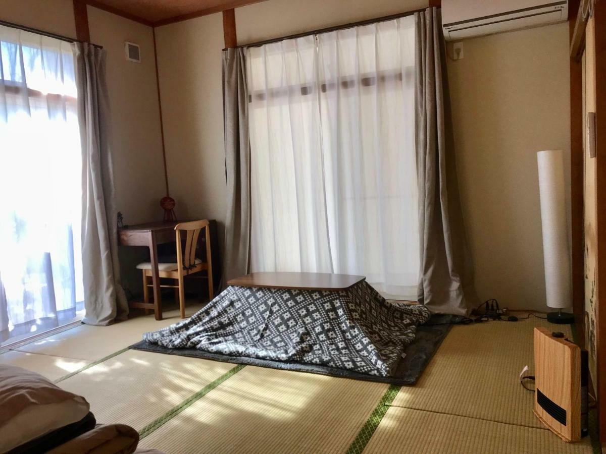 Tsushima White House Bed & Breakfast ภายนอก รูปภาพ