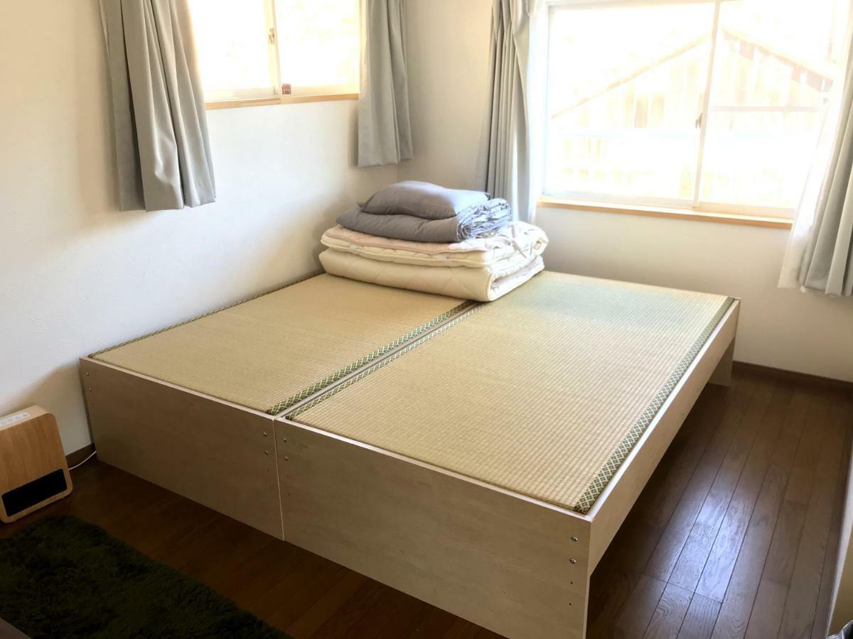 Tsushima White House Bed & Breakfast ภายนอก รูปภาพ