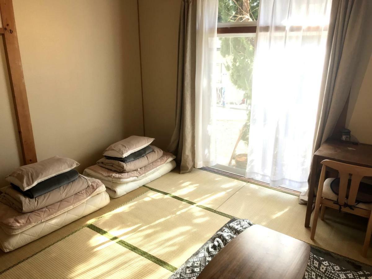 Tsushima White House Bed & Breakfast ภายนอก รูปภาพ