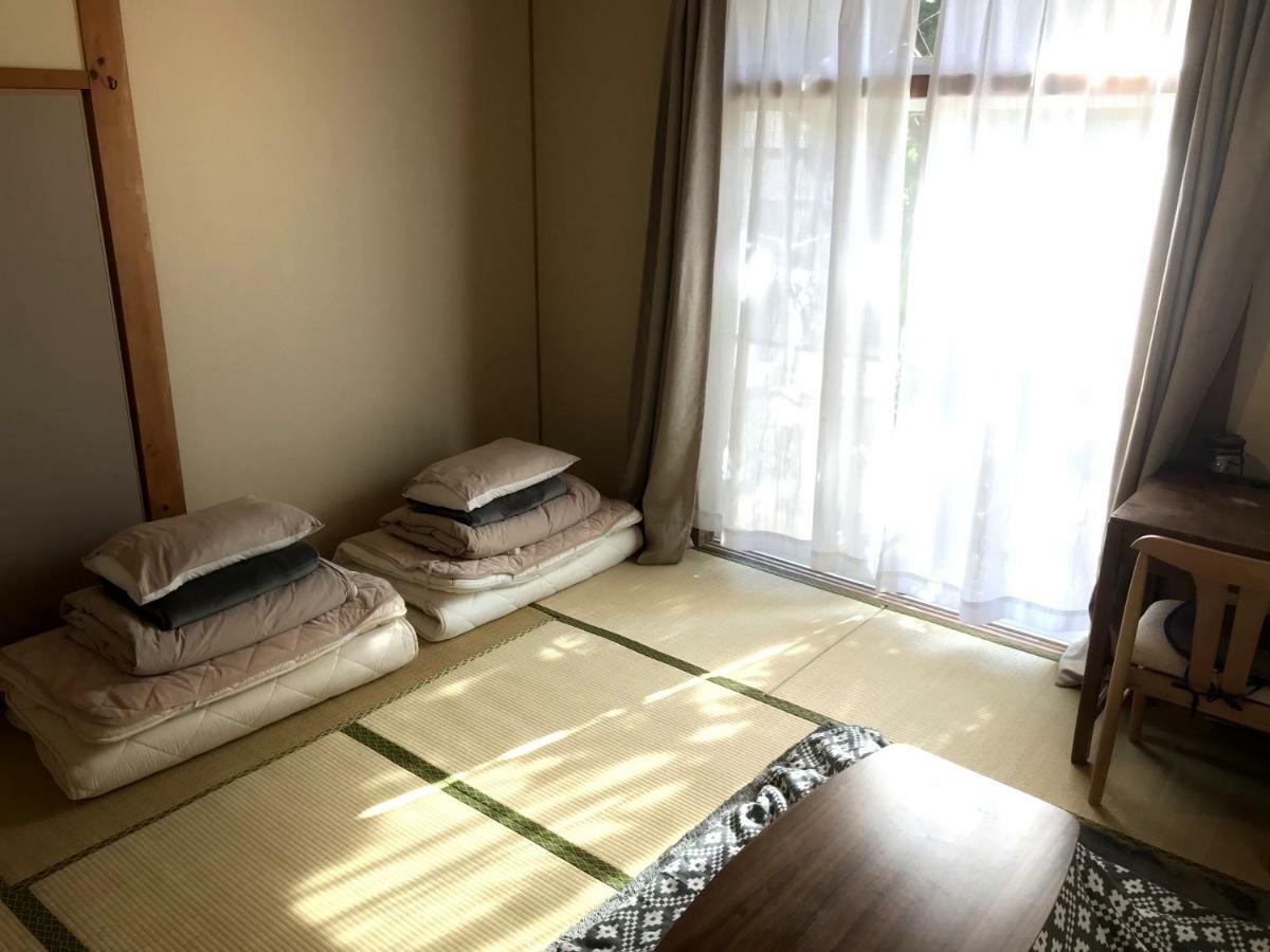 Tsushima White House Bed & Breakfast ภายนอก รูปภาพ