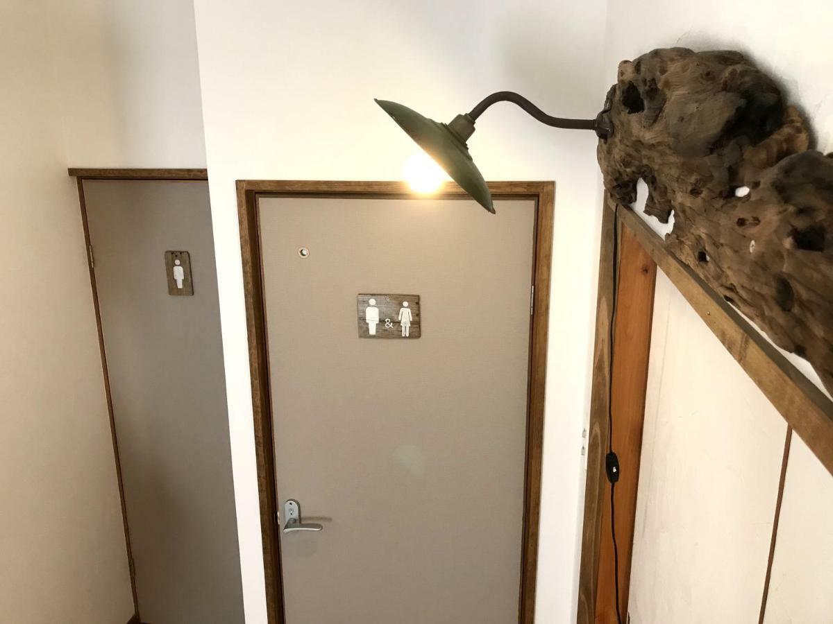 Tsushima White House Bed & Breakfast ภายนอก รูปภาพ