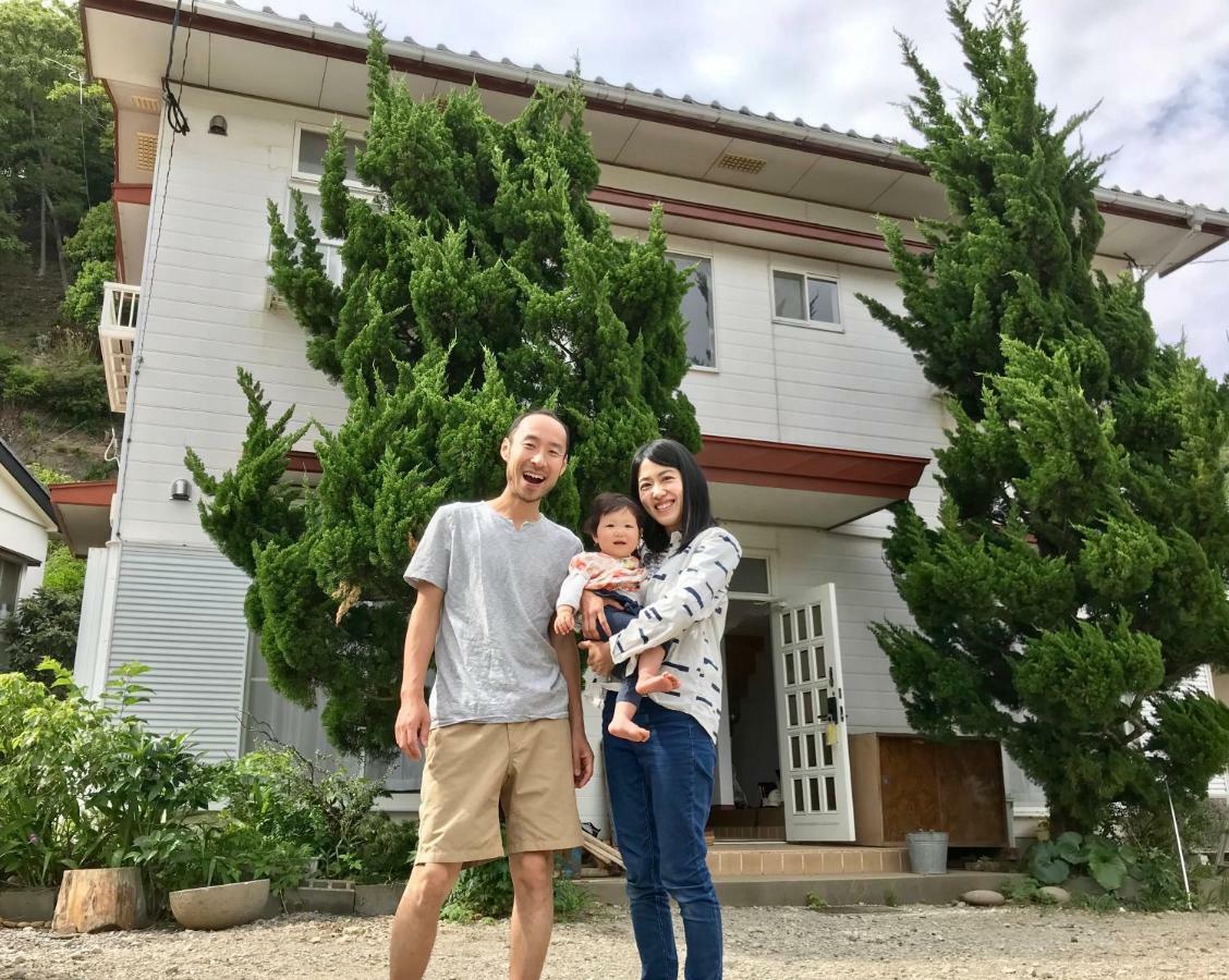 Tsushima White House Bed & Breakfast ภายนอก รูปภาพ