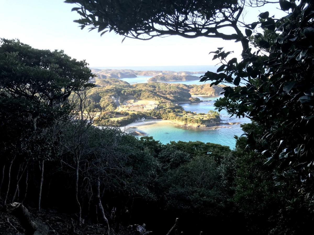 Tsushima White House Bed & Breakfast ภายนอก รูปภาพ