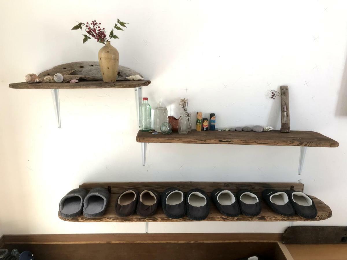 Tsushima White House Bed & Breakfast ภายนอก รูปภาพ