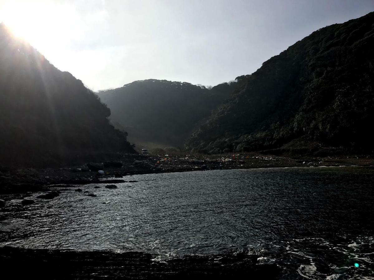 Tsushima White House Bed & Breakfast ภายนอก รูปภาพ